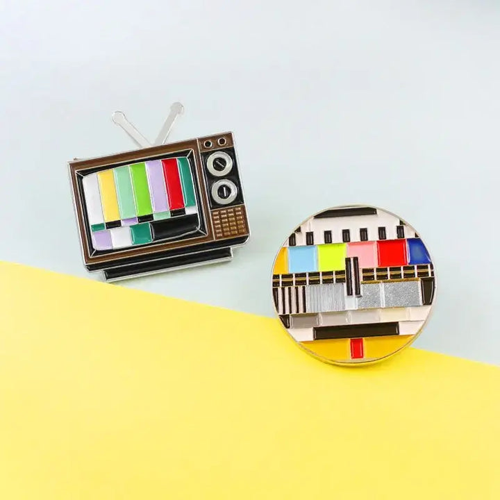 Classic old TV brooch no signal rainbow TV screen shape enamel pin friends gift