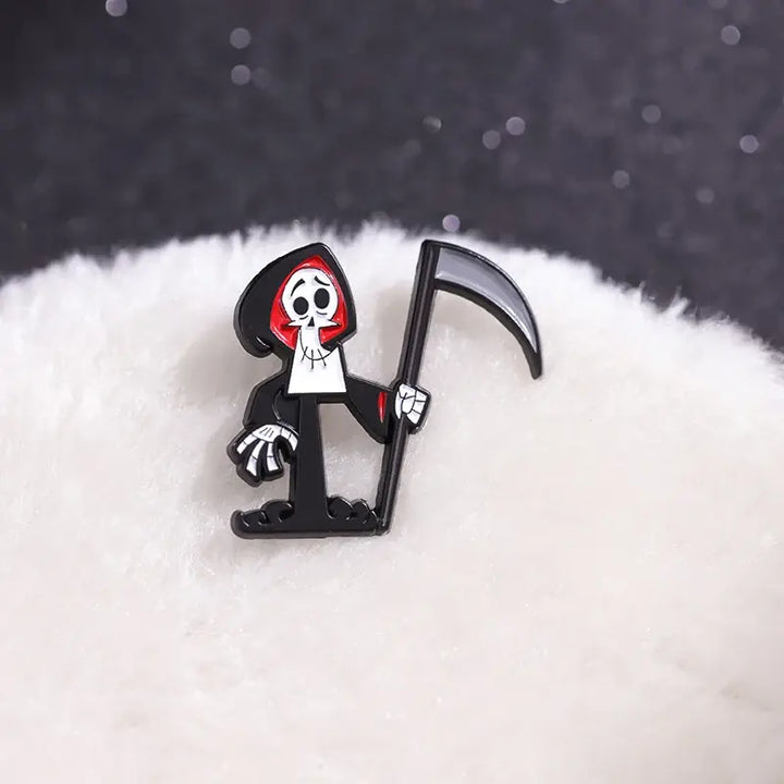 Cartoon Grim Reaper Brooch Enamel Pin Creative Comedy Anime Figure Metal Badges Decorative Lapel Halloween Jewelry Gift Wholesae